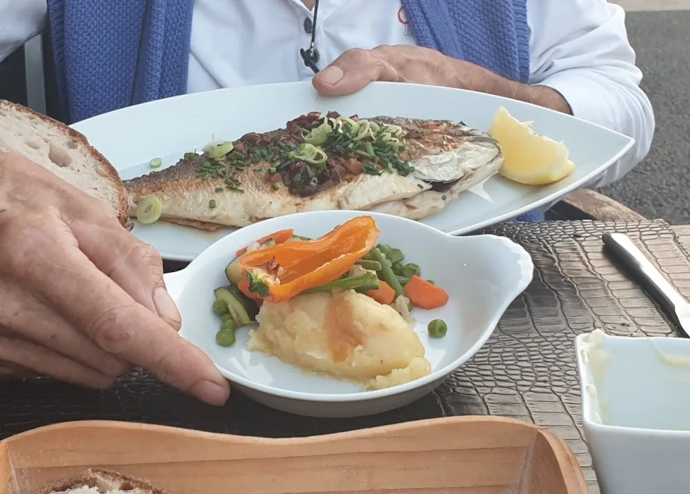 Filet de Dorade Grillé Au Beurre Blanc Grilled Sea Bream Fillet With White Butter Sauce